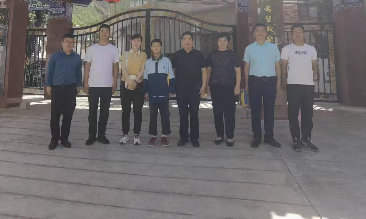 http://www.dulats.com结对帮扶爱心水协—走访慰问学生
